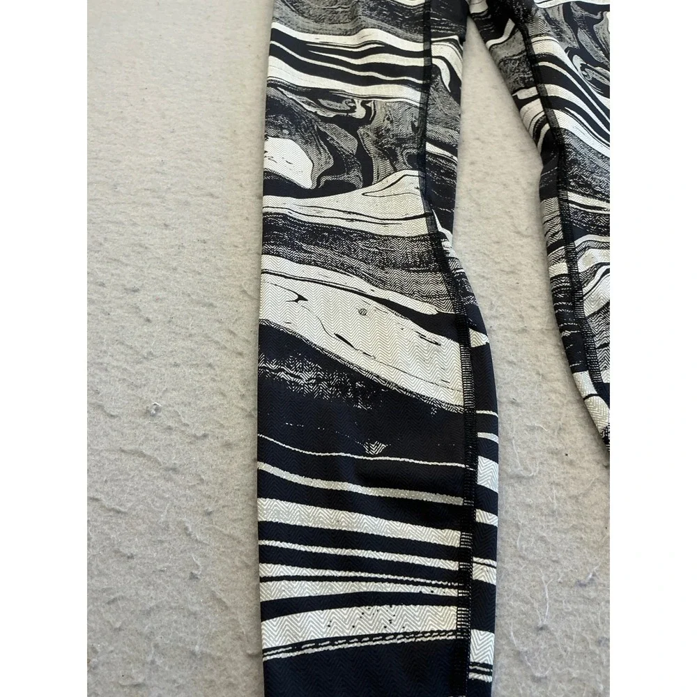 lululemon athletica preowned these
